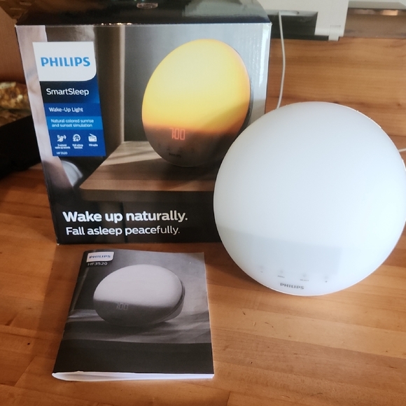 Phillips SmartSleep Wake-up Light Sunrise & Sunrise Simulation Used Twice - Picture 1 of 1